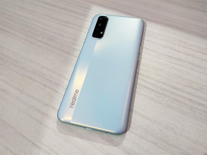 realme 7 retro