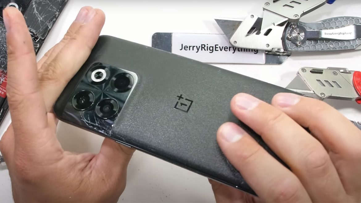 oneplus 10t test di resistenza