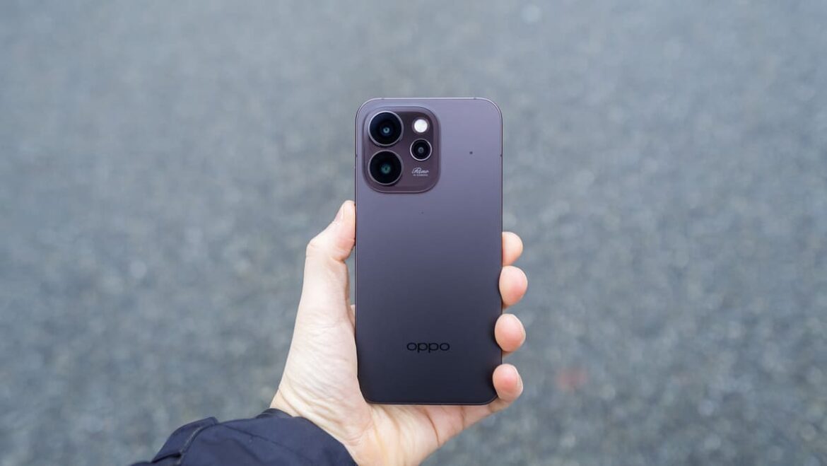 OPPO Reno16