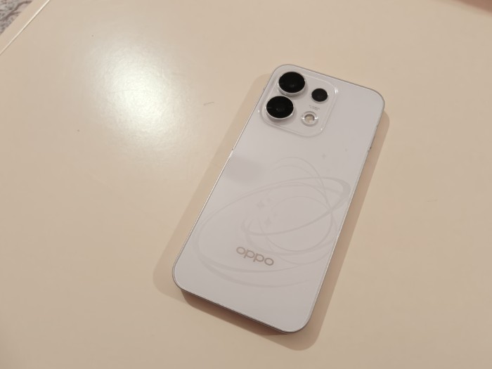 OPPO Reno16 Pro